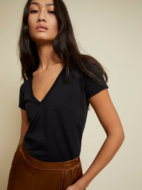 Blair Slim V-Neck - Black